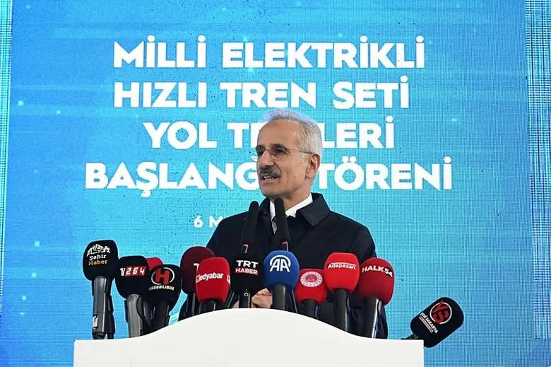 bakan-uraloglu-duyurdu-milli-hizli-trende-seri-uretim-basladi-1789903059779.jpeg