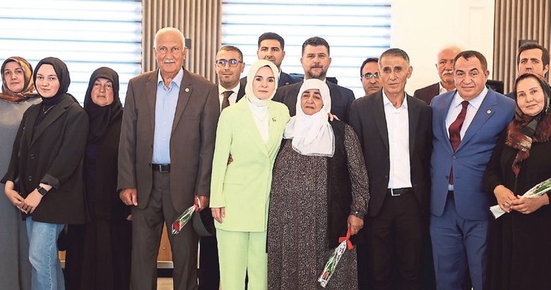 Bakan Göktaş şehit ailelerine ‘Terörsüz Türkiye’yi anlattı