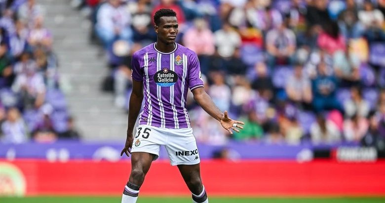 Fener’e genç stoper