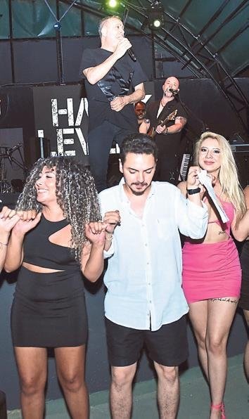 Çeşme’de renkli bayram konserleri