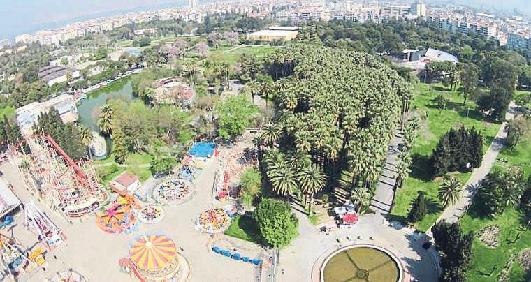 Kemalpaşa’daki mezarlıkta çöp kokusu isyanı