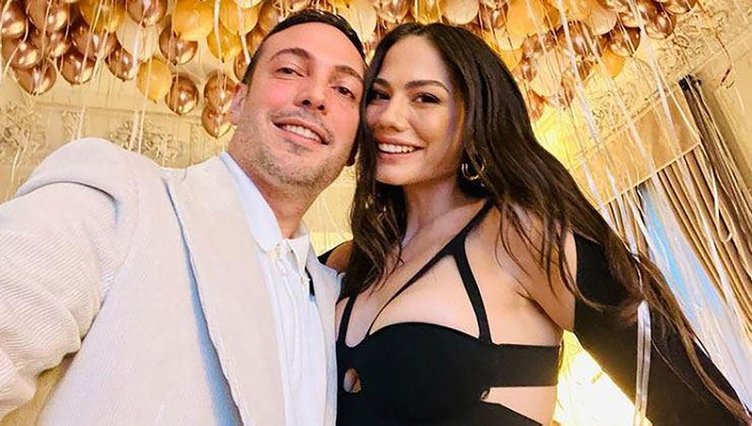 Demet Özdemir ayna pozlarıyla mest etti