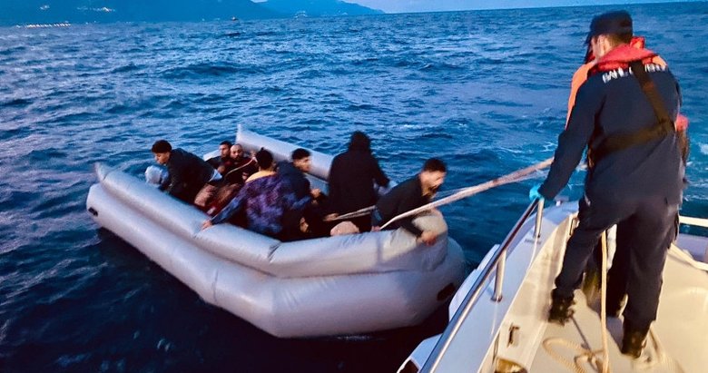 İzmir’de 59 göçmen, Sahil Güvenlik tarafından kurtarıldı
