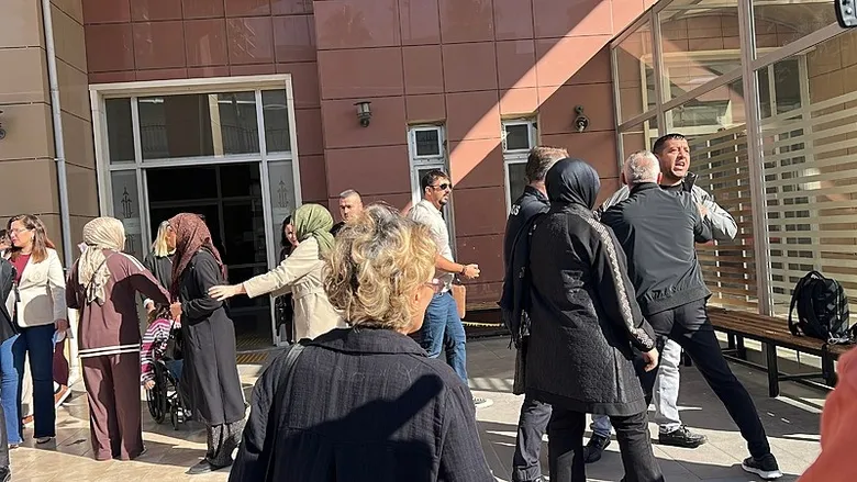 ferdi-zeyrekin-olumunde-o-detaylar-arastirilacak-durusma-sonrasi-gergin-anlar-1791539342796.jpeg