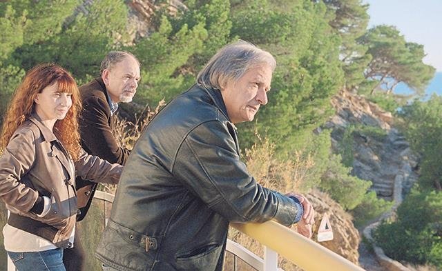 Sinemaseverlere ödüllü film dopingi