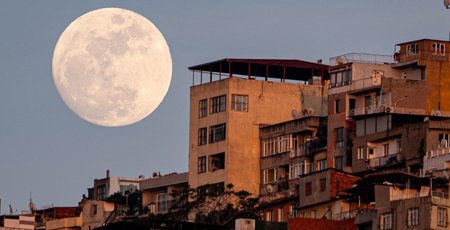 İzmir’de dolunay büyüledi!