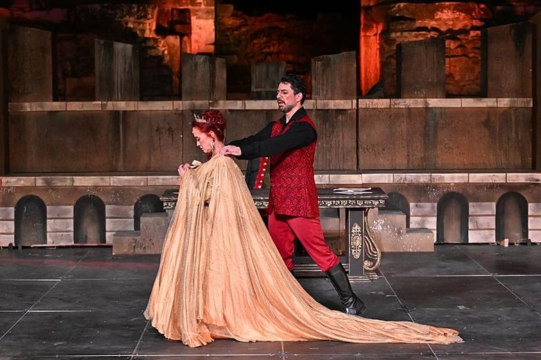 7. Uluslararası Efes Opera ve Bale Festivali’nde Tosca operası sahnelendi