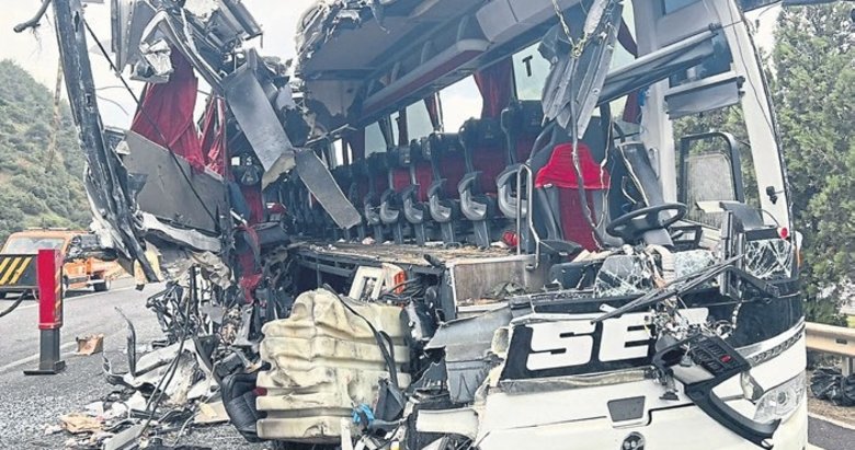 Otoyolda can pazarı: 7 ölü, 11 yaralı