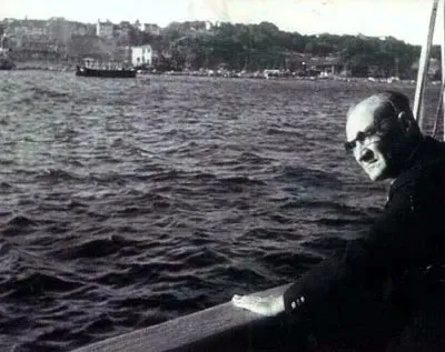 izmiri-anlatan-dizeler-iste-sairlerin-gozunden-izmir-nazim-hikmet-necat-cumali-turgut-uyar-1787111214947.jpeg