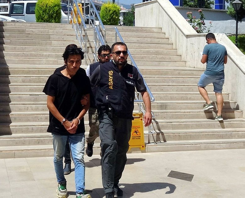 Muğla’da gizli kamera görüntüsüyle şantaja 2 tutuklama