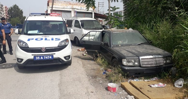 İzmir’de feci ölüm! Hurda otomobil içerisinde ölü bulundu