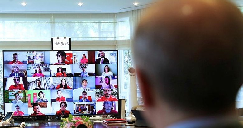 Başkan Erdoğan video konferans ile gençlerle buluştu