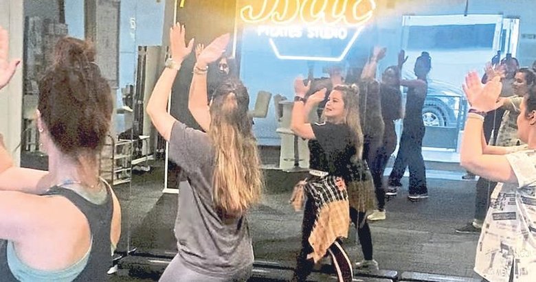 Partileyerek kilo vermenin adı ZUMBA