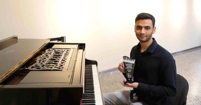 İzmirli piyanist festivalden ödülle döndü