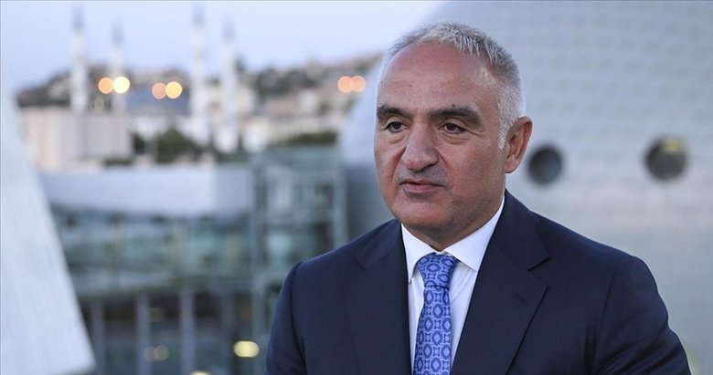 Bakan Ersoy: Bölgesel krizlere rağmen turizmde güçlü performans ortaya koyduk