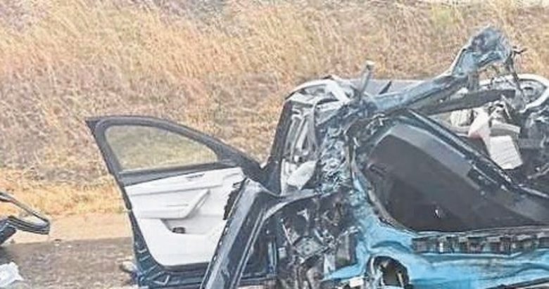 Otomobil tankere çarptı: 2 kişi öldü