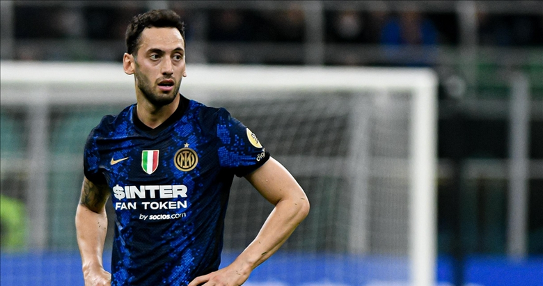 Inter, Hakan ile masaya oturuyor