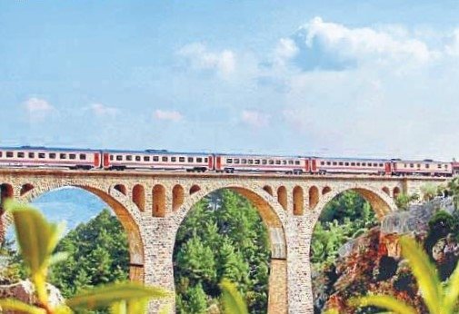 Türkiye, hızlı tren ağlarıyla örülüyor