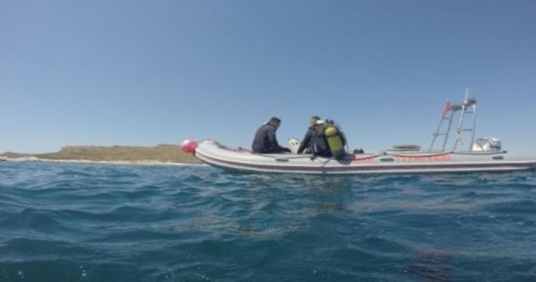 Foça’daki tekne faciasındaki kayıp çocuğun arama çalışmaları sürüyor