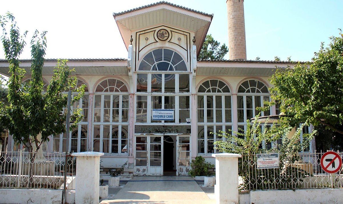 tarihi cami restore edilmeyi bekliyor