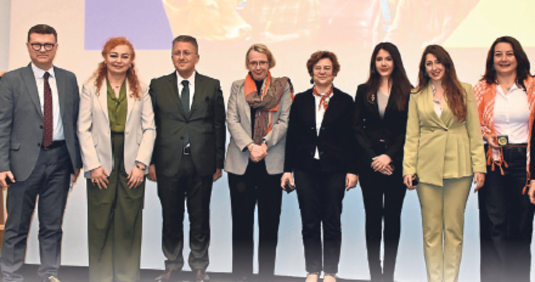 İzmir’de Toprağın Kadın Yüzü yarışması sonuçlandı