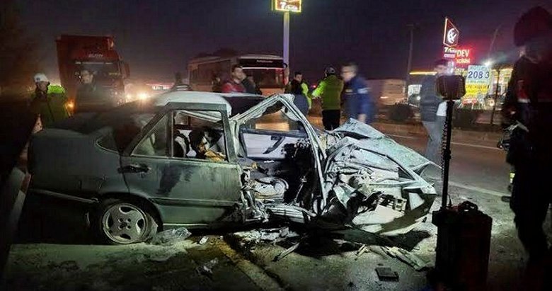 TIR’la çarpışan otomobildeki çift ile kızları öldü, oğulları ağır yaralandı
