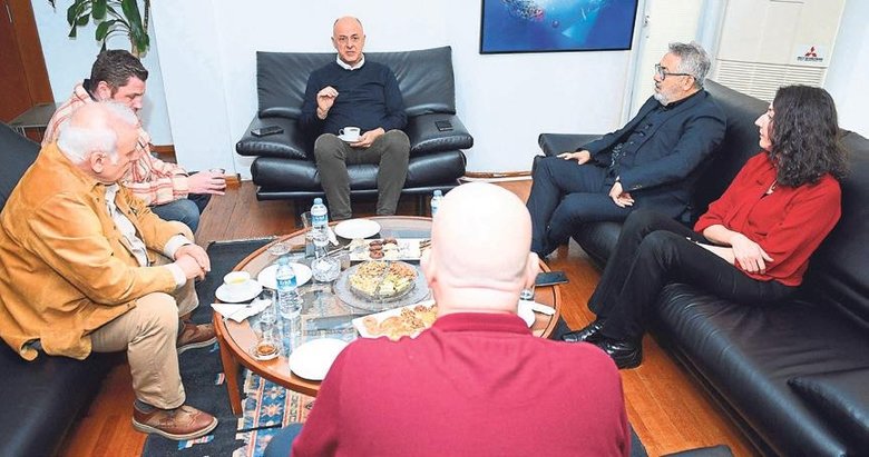 ‘İzmir sakin değil dinamik şehir olmalı’
