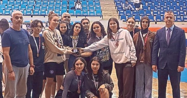 Aydın’da şampiyonlar madalyalarını aldı