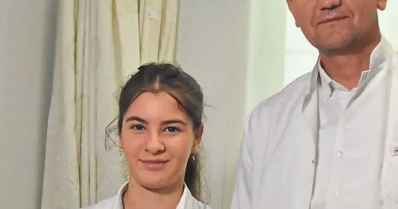 Kaburga çıktı piyanoya döndü