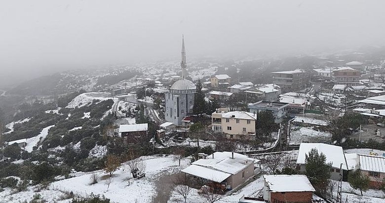 Ege beyaza büründü