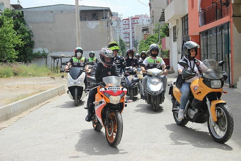 Motokurye Izmir Deki Feci Kazada Hayatini Kaybetmisti Gozyaslariyla Ugurlandi