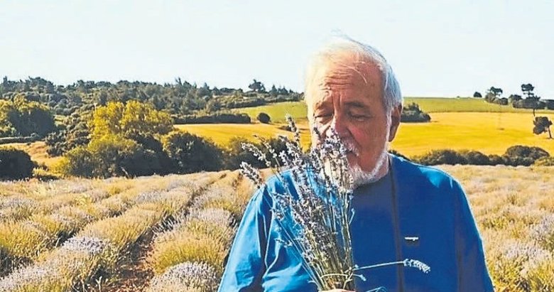 Ünlü tarihçi hayatını kaybetti