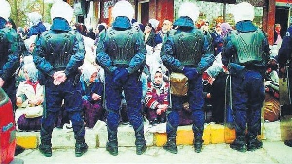 Demokrasinin kara lekesi: 28 Şubat! Geleceklerini çaldılar