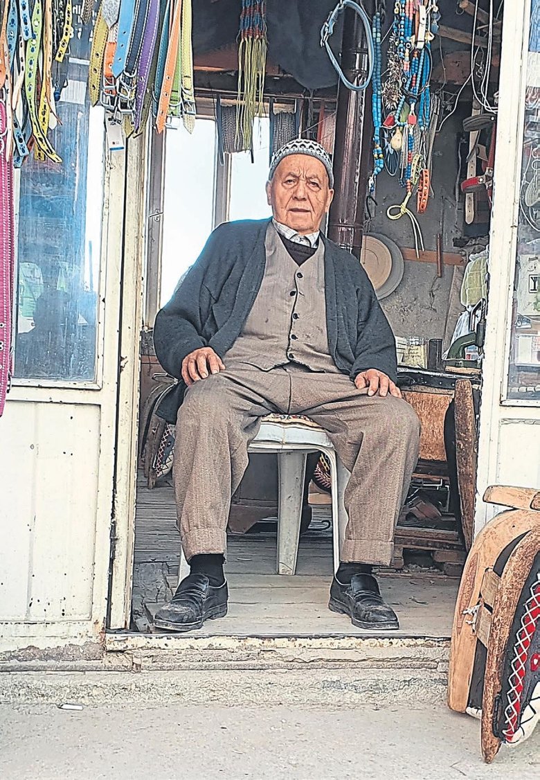 Onlar son ustalarımız! Ömürlerini kalaycılığa ve semerciliğe adadılar