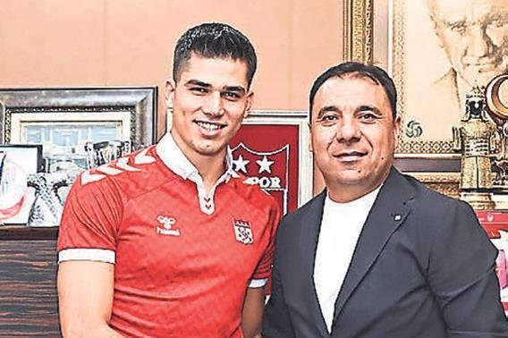 Mavioğlu sahaya indi