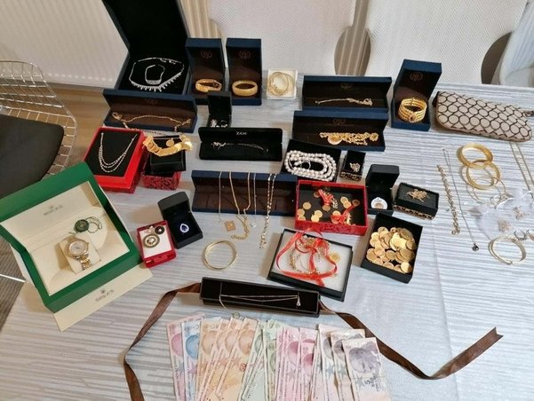 İzmir’deki kapora dolandırıcılığı operasyonunda 5 tutuklama