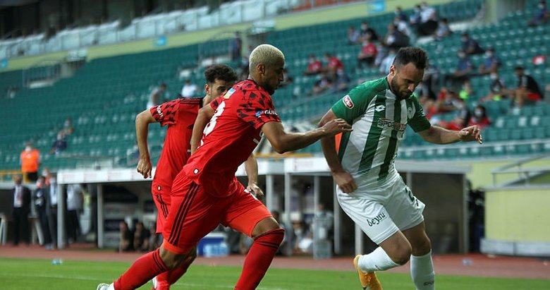 Kartal fena dağıldı