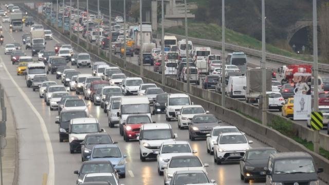 Trafiğe kaydı yapılan taşıt sayısı geçen yılın aynı ayına göre yüzde 19,5 arttı