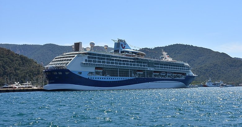 Dev kruvaziyer 1695 yolcusuyla Marmaris’e geldi