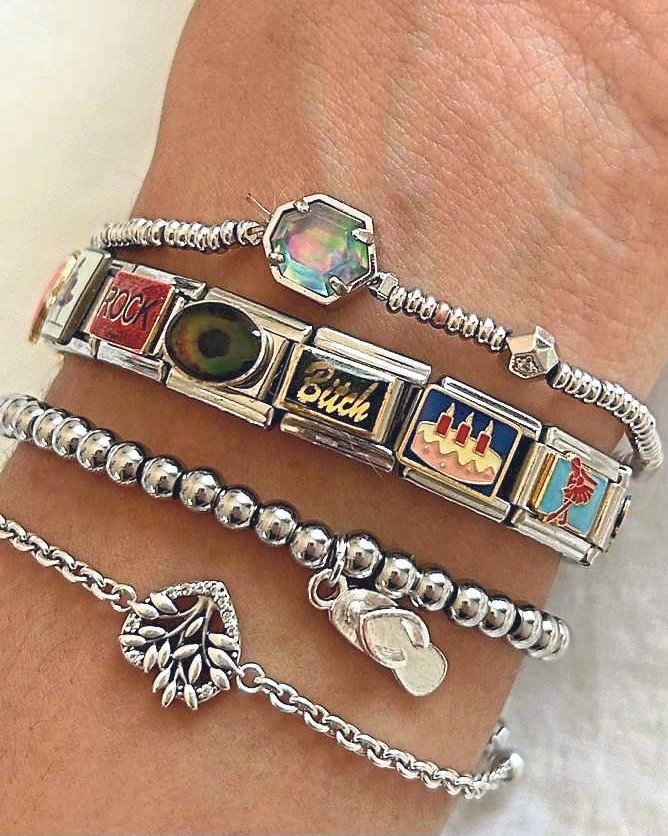 Tarzınızı yansıtmanın en şık yolu: Charm bileklik