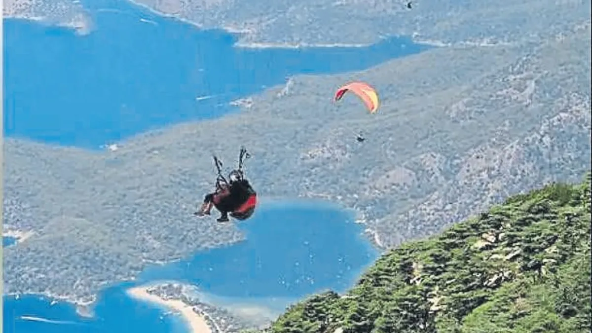 Yamaç paraşütü faciası: Pilot ve yolcu öldü