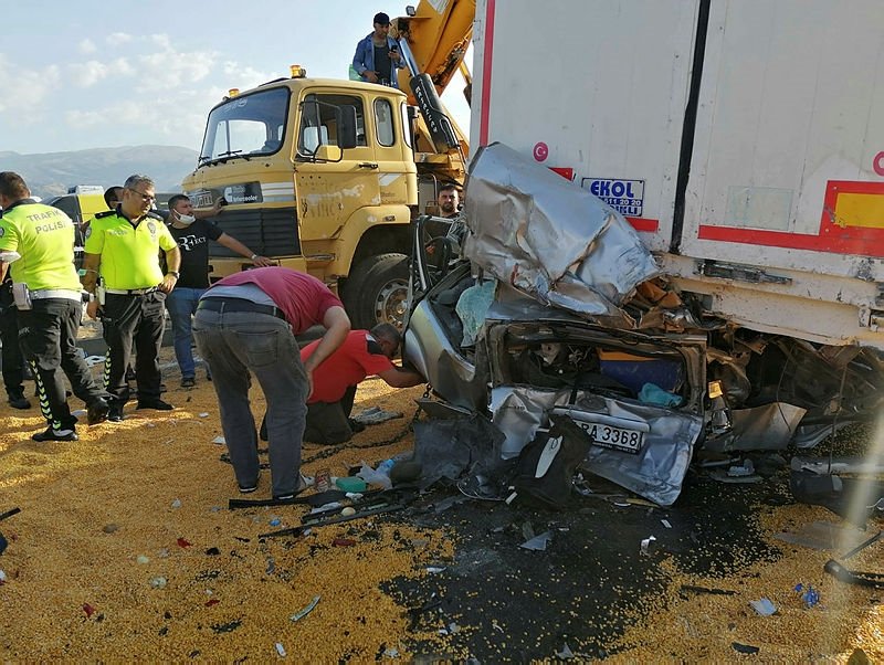Manisa’da cinayet gibi kaza: Çok sayıda ölü ve yaralı var