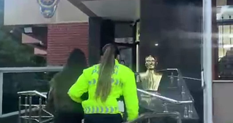 İzmir trafiğinde tehlikeli hareketler cezayı getirdi!