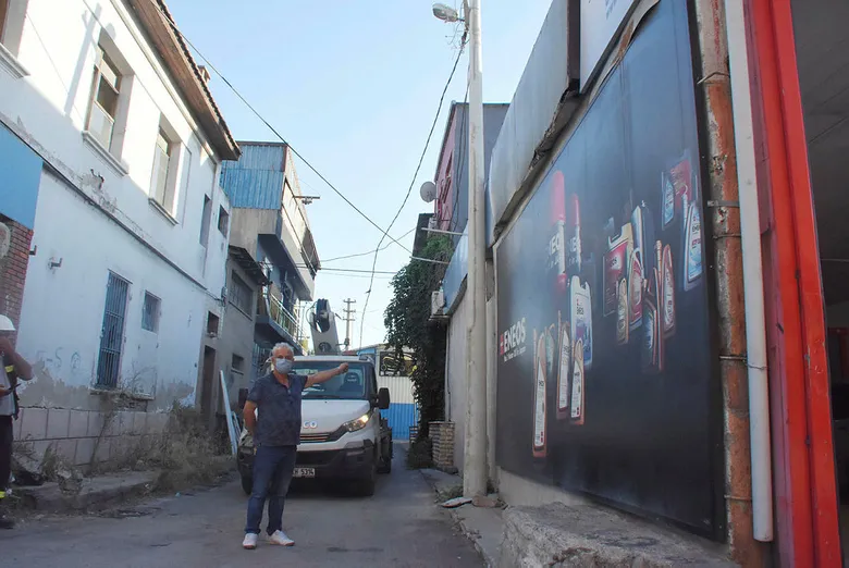 Esnaf, sokağa TIR’ların girmesini istemiyor
