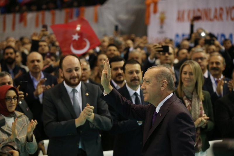 İzmir’de büyük coşku! AK Parti İzmir adayları tanıtım toplantısından kareler