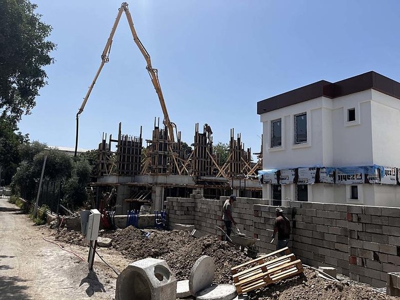 Yasak dinlemiyorlar! Rahatsız olan bazı turistler otellerden çıkış yaptı