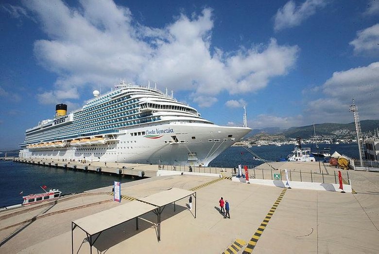 Muğla’ya gelen yüzen oteller turizm hareketliliğini artırdı