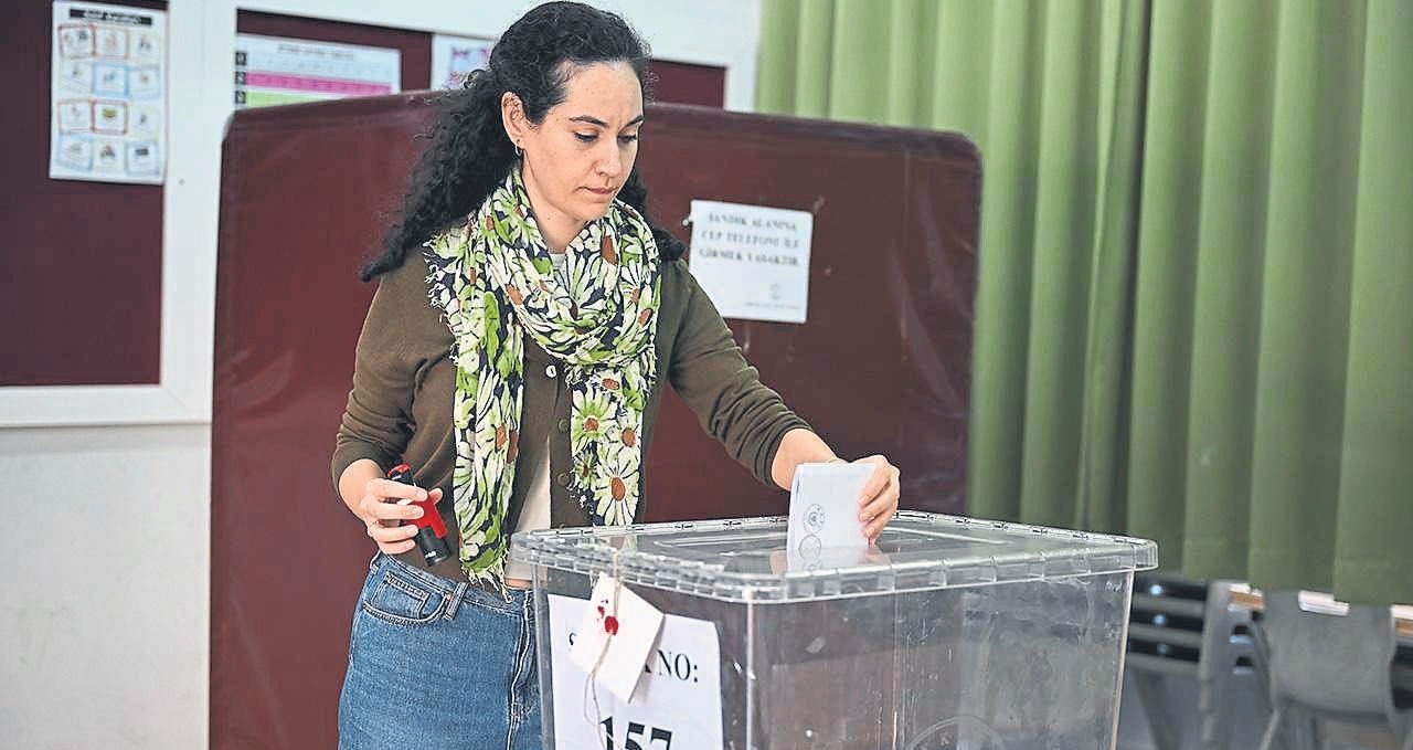 Kuzey Kıbrıs halkı kararını verdi! Seçimin galibi Erhürman oldu