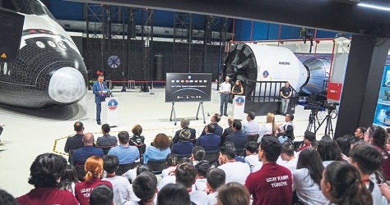 Gençler İzmir’de Uzay Kampı’na katıldı