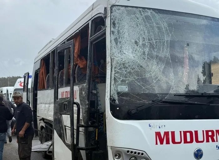 Bolu’da 3 araç birbirine girdi: Çok sayıda yaralı var!